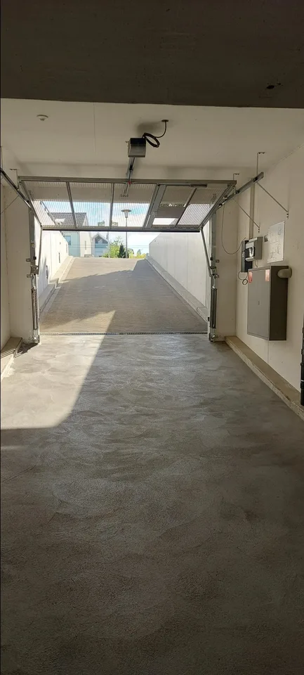 Posto auto in garage sotterraneo con rendita del 4,4% vicino al lago di Costanza e alla stazione di Landschlacht
