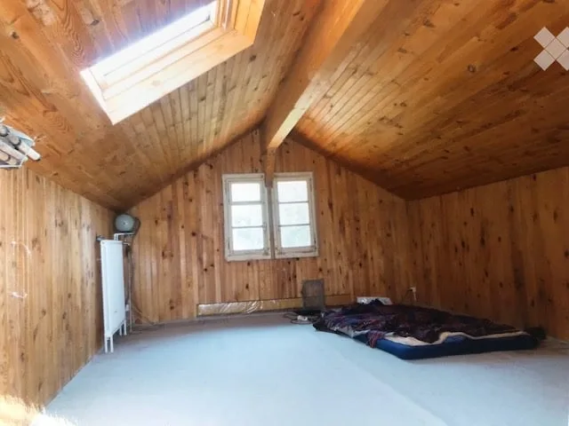 Einzelnes Chalet in der Natur