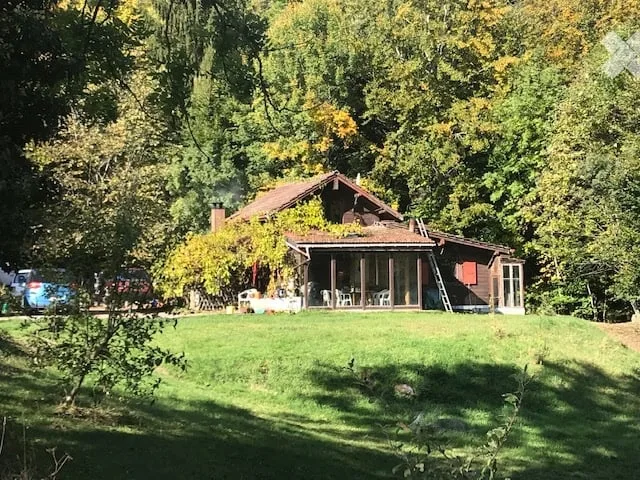 Chalet isolé dans la nature