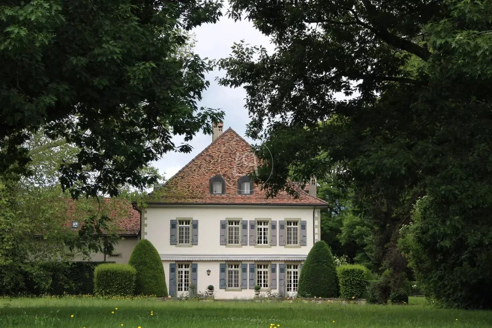 Schönes Anwesen in einem Park mit Swimmingpool in der Nähe von Morges – Foto 8 von 12