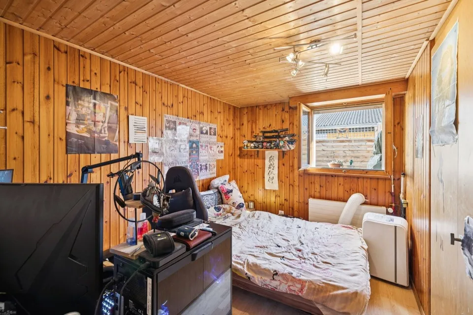 Einzelvilla mit 6.5 Zimmern zum Renovieren, großes Potenzial! – Foto 8 von 10