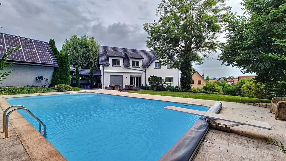 Modern Villa with Pool and Solar Panels in Hesingue – photo 13 of 13