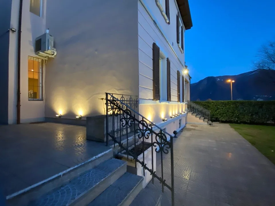 Directement du propriétaire - Villa au centre de Lugano avec vue complète sur le lac