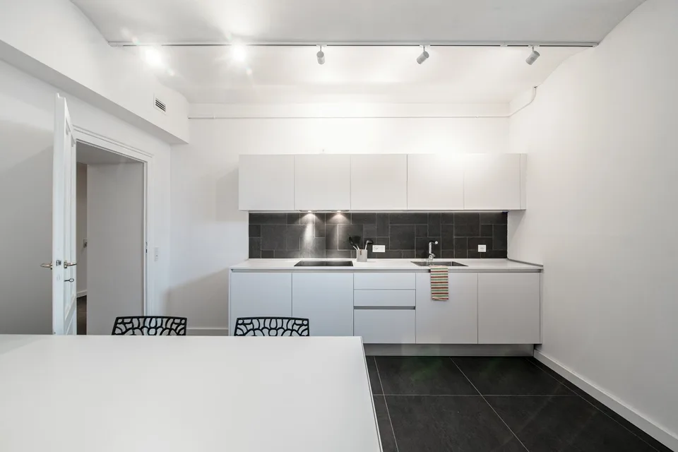 DIREKT VOM EIGENTÜMER - Villa im Zentrum von Lugano mit voller Seesicht – Foto 28 von 30