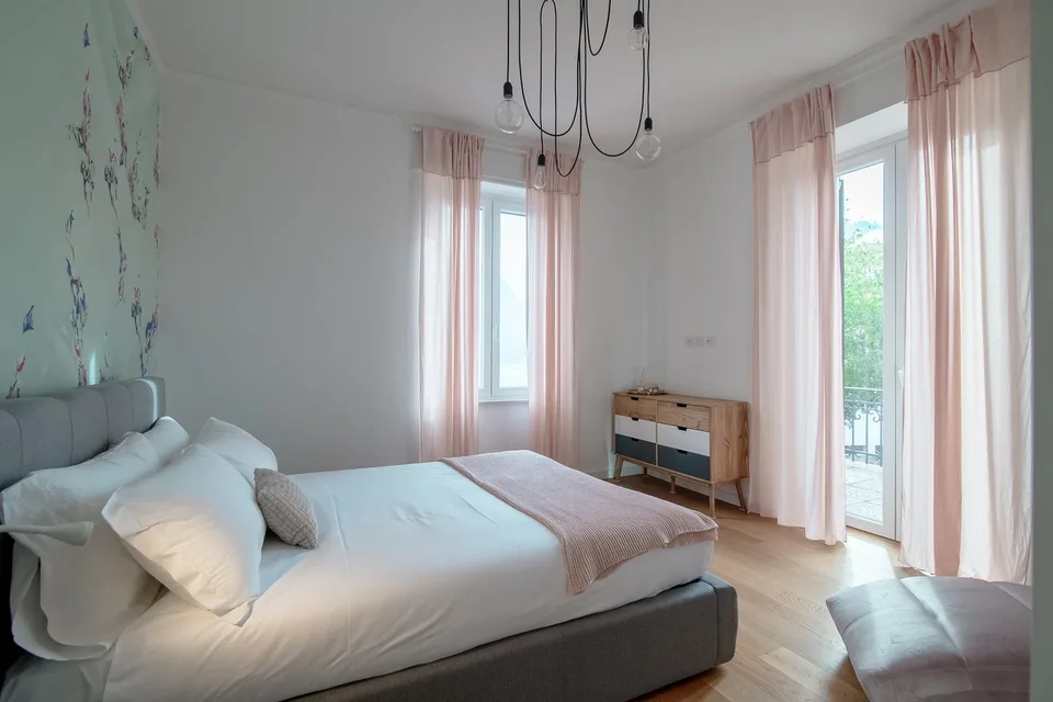 DIREKT VOM EIGENTÜMER - Villa im Zentrum von Lugano mit voller Seesicht – Foto 19 von 30