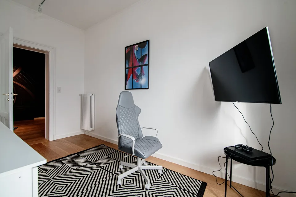 DIREKT VOM EIGENTÜMER - Villa im Zentrum von Lugano mit voller Seesicht – Foto 22 von 30