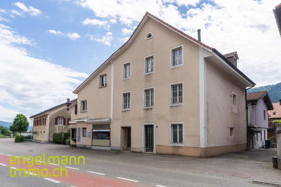 Immeuble de 2 appartements + surface commerciale / 2-Familienhaus mit Geschäftsfläche