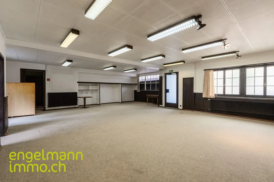 Immeuble de 2 appartements + surface commerciale / 2-Familienhaus mit Geschäftsfläche