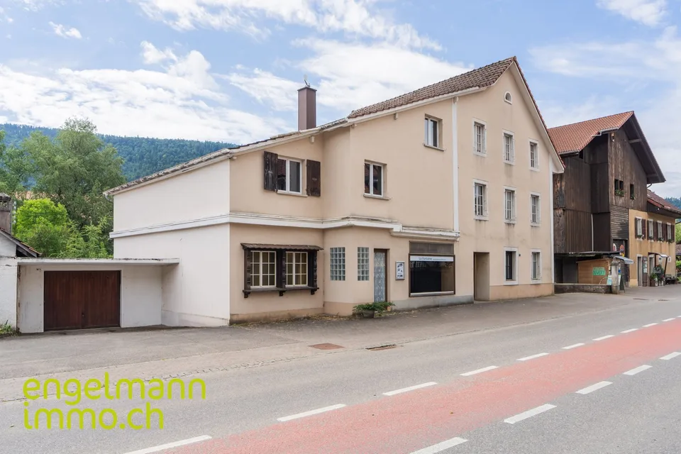 Immeuble de 2 appartements + surface commerciale / 2-Familienhaus mit Geschäftsfläche