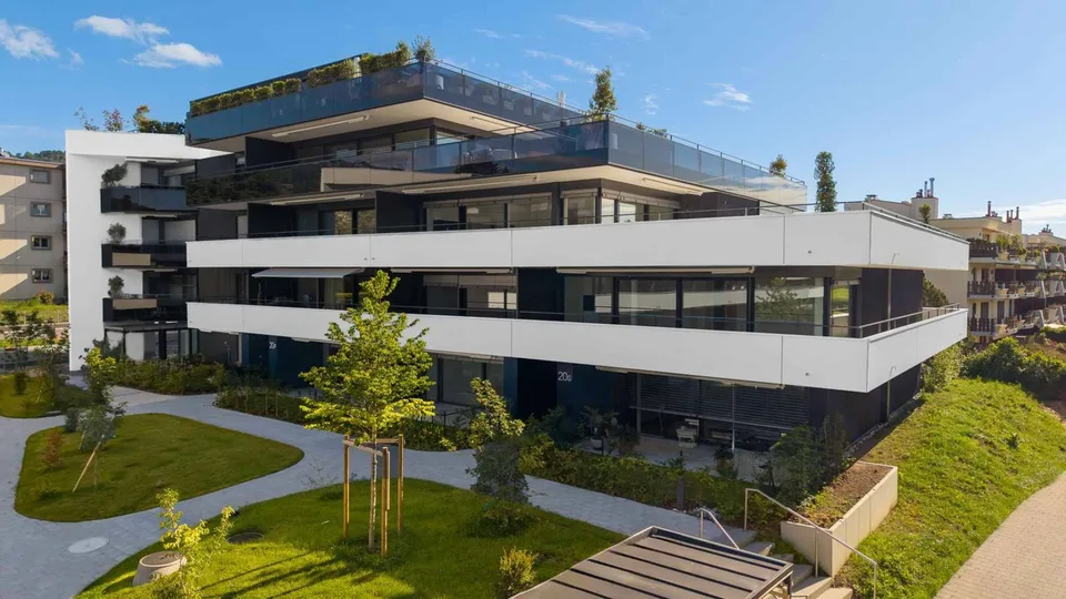 Appartement neuf de 3.5 pièces avec 2 terrasses et 2 jardins