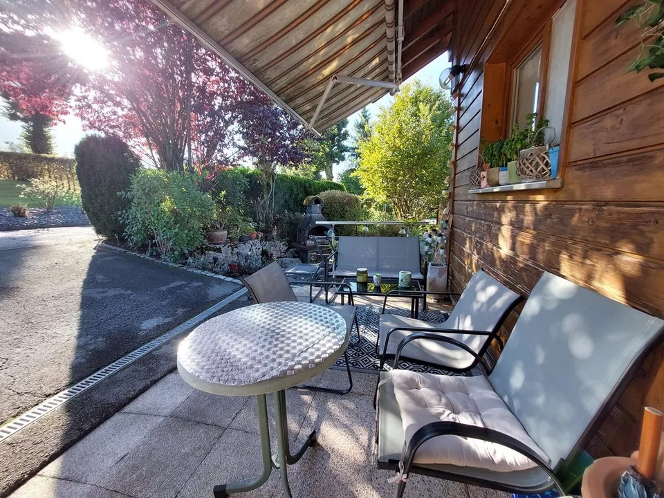 Villa spaziosa con appartamento indipendente al piano inferiore