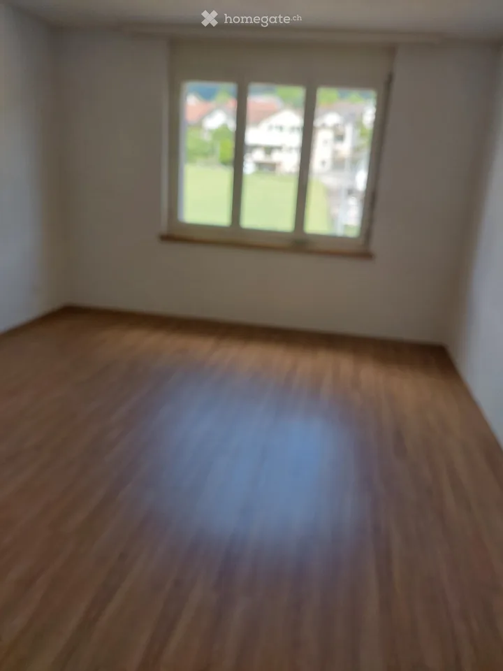 Charmant appartement 3.5 pièces dans un quartier calme à Laupersdorf