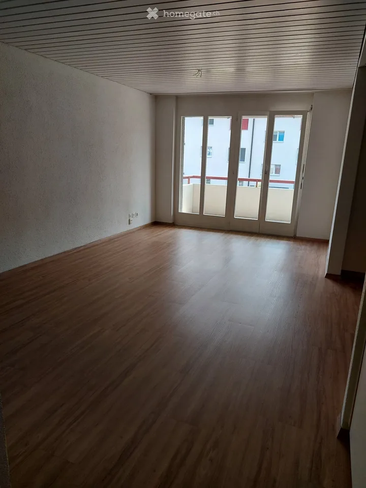 Charmant appartement 3.5 pièces dans un quartier calme à Laupersdorf