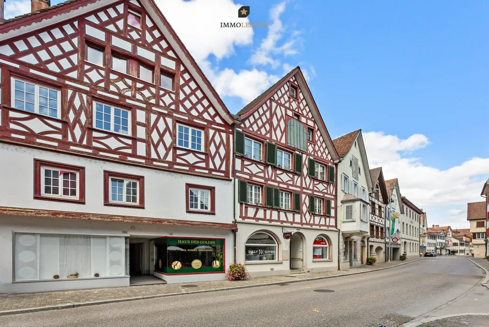 Gepflegtes Mehrfamilienhaus in Seenähe