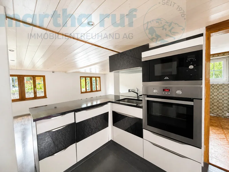 Traditionelles, angebautes Einfamilien-Ferienhaus mit alpinem Charm – photo 4 of 17