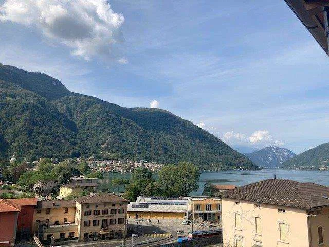 MENDRISO CAPOLAGO: SUGGESTIVO ATTICO VISTA LAGO – foto 8 di 9