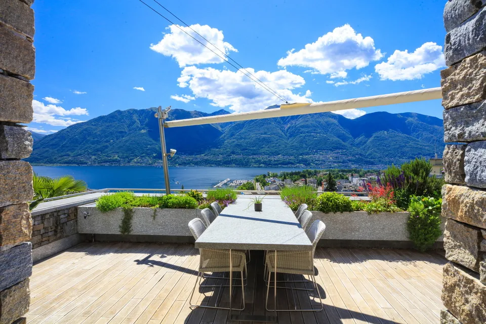 Appartamento di alto standing affacciato sul Lago Maggiore