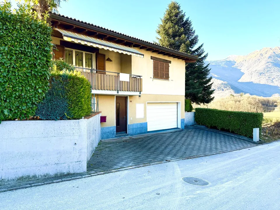 BELLA CASA SINGOLA CON GIARDINO
