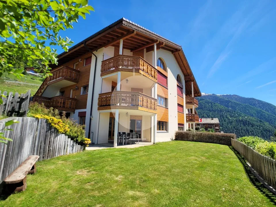 Prächtige 5,5-Zimmer-Wohnung mit großem Garten und Panoramablick auf die Berge – Foto 7 von 13