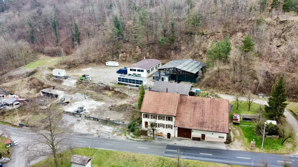 Investitori, attenzione: 7'833 m² di terreno industriale con diritti d'acqua esclusivi