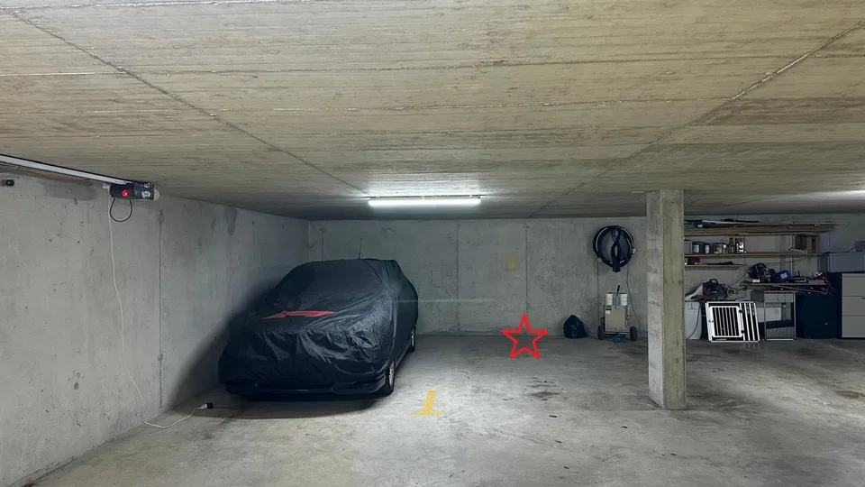 Due posti auto in un piccolo garage sotterraneo a Laupen