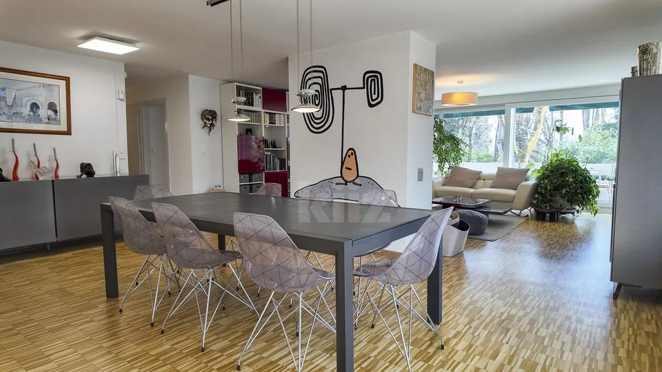Spacieux appartement avec tennis et piscine