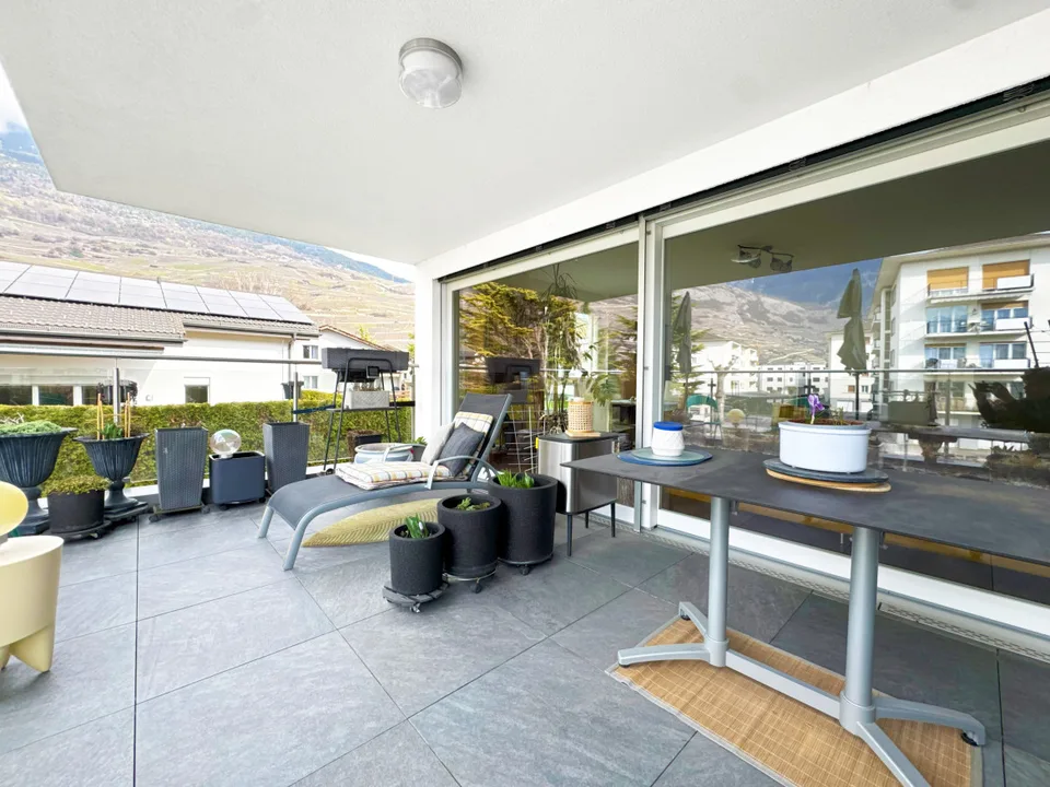 SPACIOUS 4.5-ROOM APARTMENT OF HIGH STANDARD