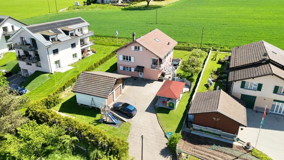 Immeuble de 2 appartements à Palézieux