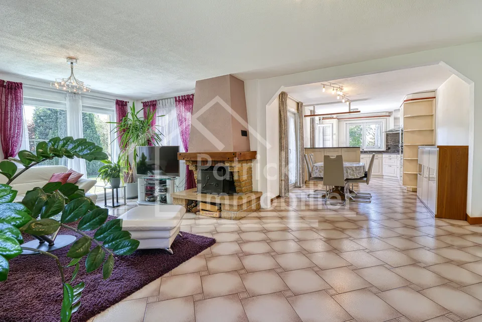Villa individuelle familiale avec jardin, volumes généreux et potentiel indépendant