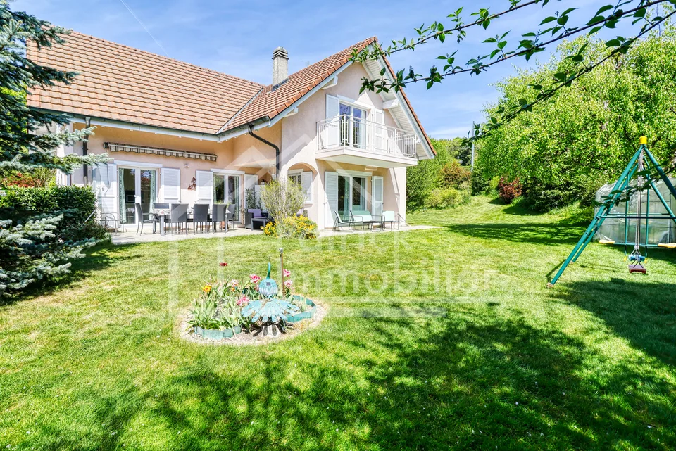 Villa individuelle familiale avec jardin, volumes généreux et potentiel indépendant