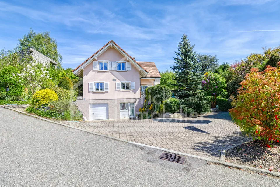 Villa individuelle familiale avec jardin, volumes généreux et potentiel indépendant