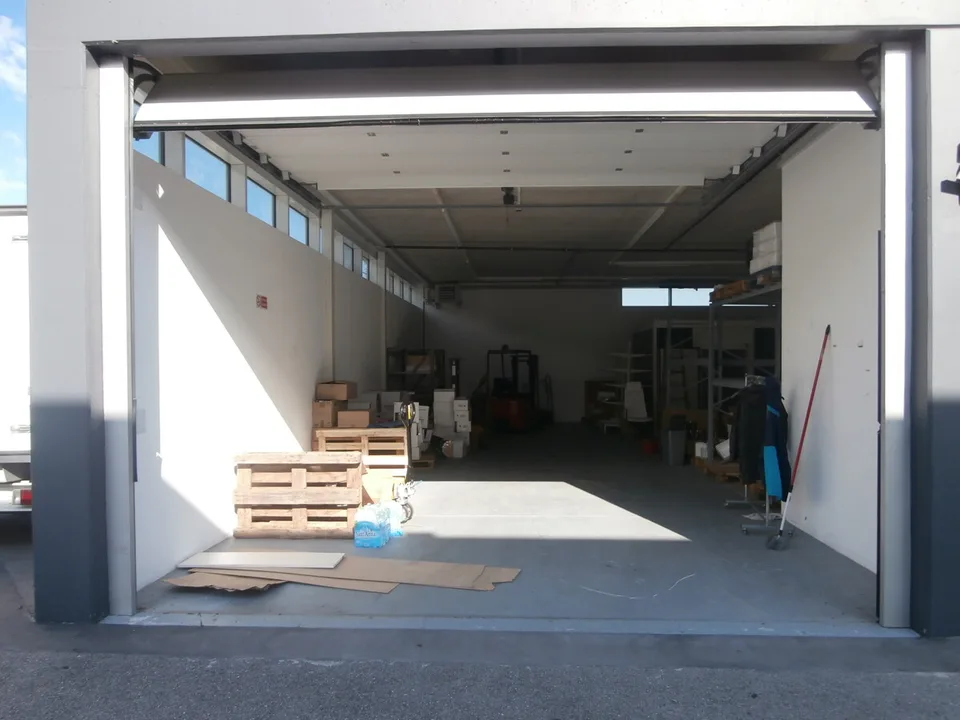 BALERNA IMMEUBLE INDUSTRIEL COMPLÈTEMENT LOUÉ, RENDABLE – photo 13 sur 13