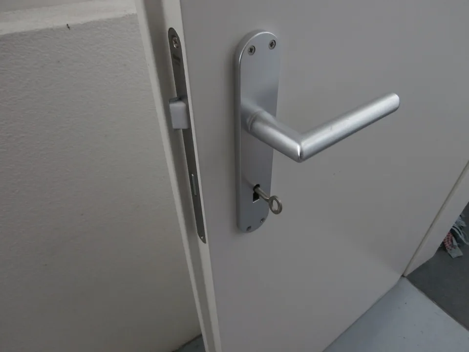 BALERNA IMMEUBLE INDUSTRIEL COMPLÈTEMENT LOUÉ, RENDABLE – photo 10 sur 13