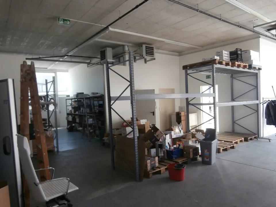 BALERNA IMMEUBLE INDUSTRIEL COMPLÈTEMENT LOUÉ, RENDABLE – photo 12 sur 13