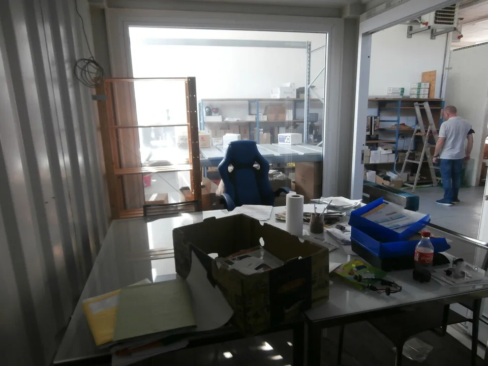 BALERNA IMMEUBLE INDUSTRIEL COMPLÈTEMENT LOUÉ, RENDABLE – photo 7 sur 13