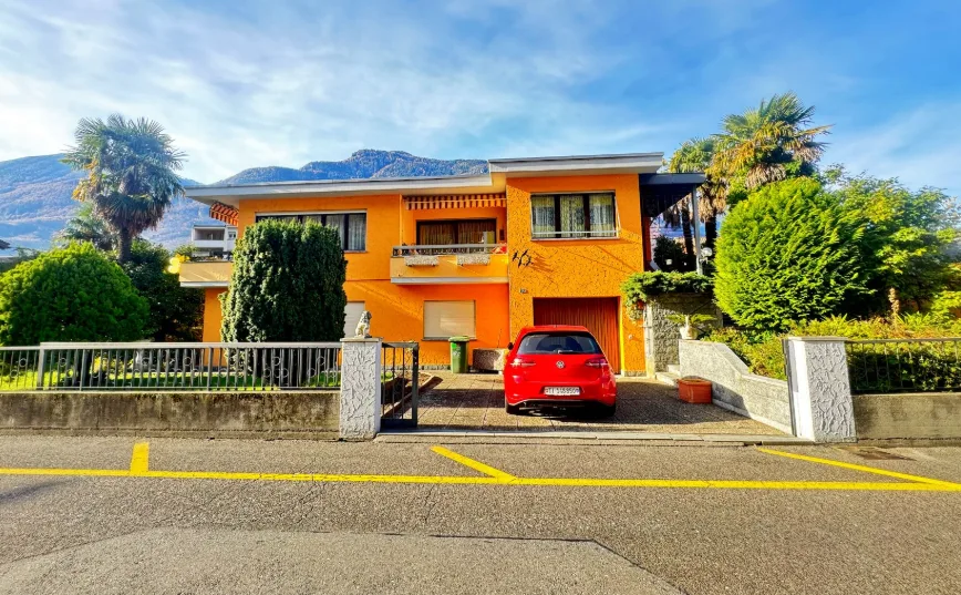 Casa bifamiliare con terreno R4 in centro