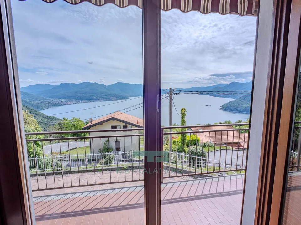 Casa indipendente con giardino privato e vista mozzafiato sul Lago Maggiore a Campagnano – foto 6 di 13