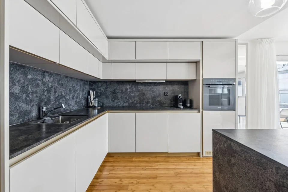Spacious ground-floor apartment with 4.5 rooms, in immediate proximity to