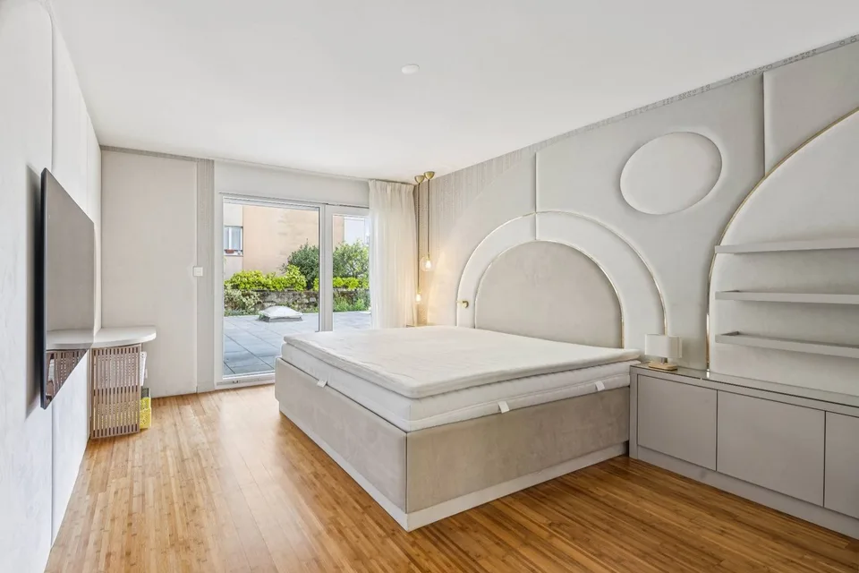 Spacious ground-floor apartment with 4.5 rooms, in immediate proximity to