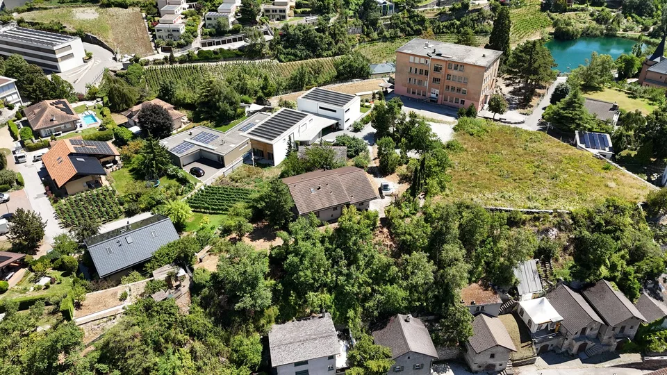 Villa mit Baugrund und Scheune – Quartier Plantzette, Sierre – Foto 10 von 30
