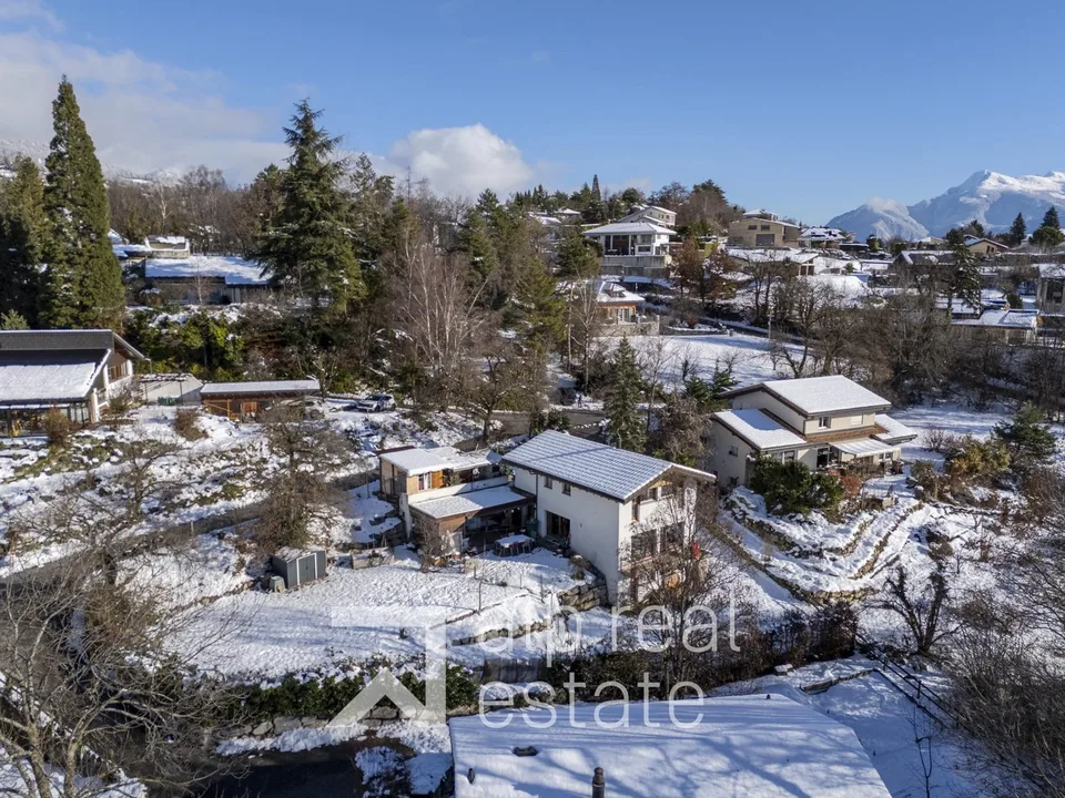 Schönes Familienhaus mit beheizter Veranda und freier Aussicht