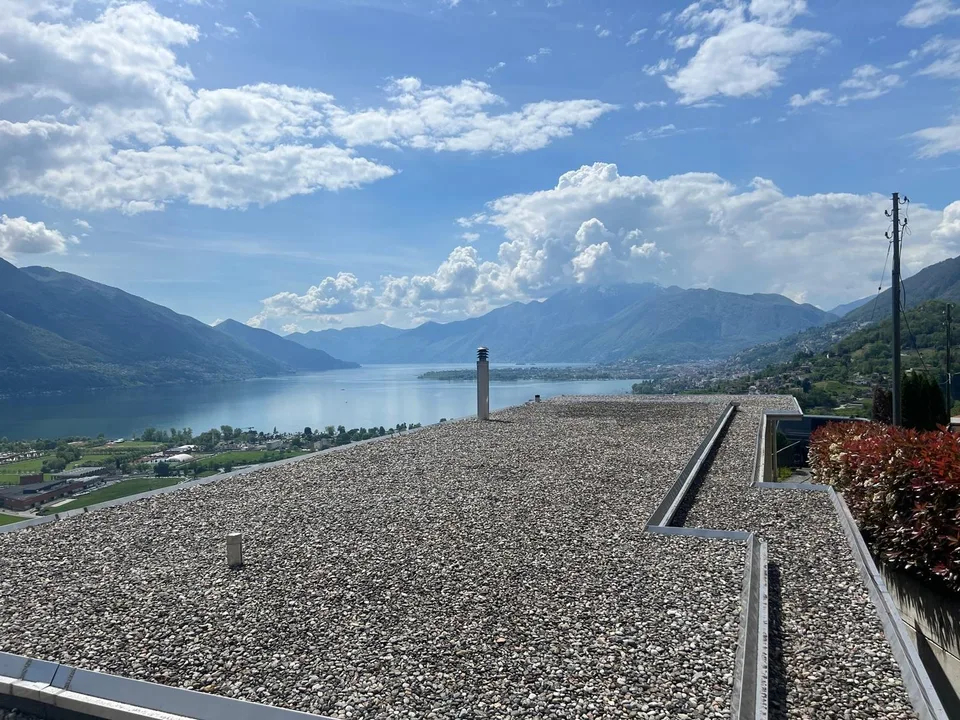 Charmantes Rustico mit atemberaubendem Panoramablick in Gordola