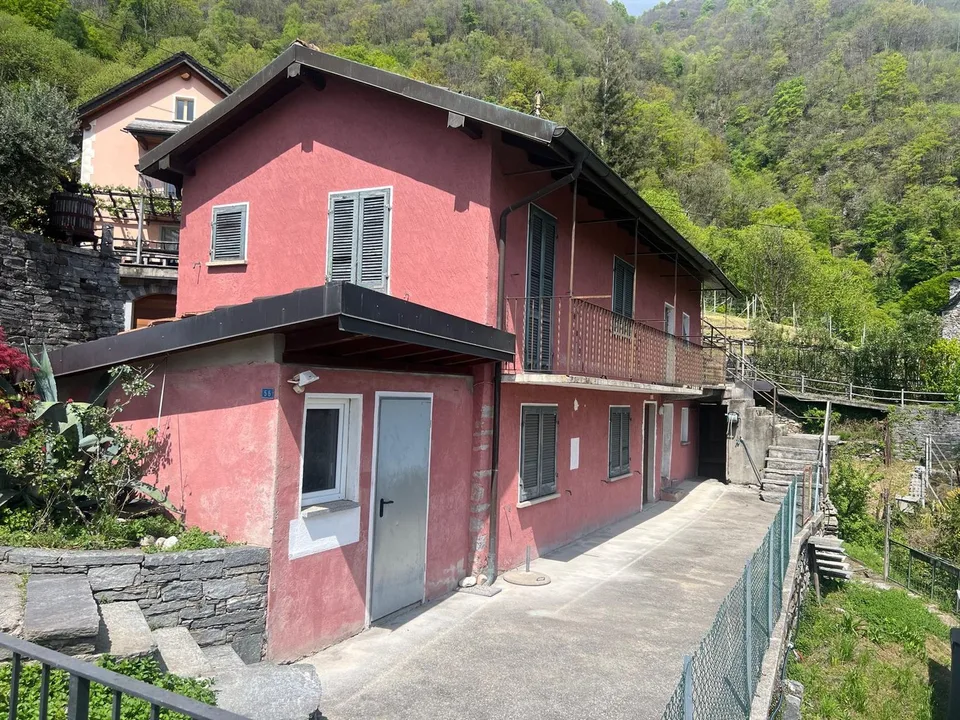 Charmantes Rustico mit atemberaubendem Panoramablick in Gordola