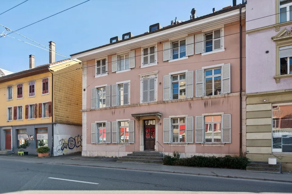 Die städtische Harmonie: Zwischen Licht und exklusiver Personalisierung – Foto 9 von 9