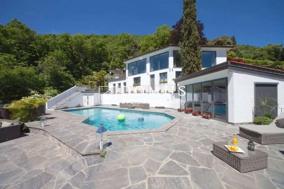 Villa di lusso 6 locali con vista lago, piscina, spa e dependance