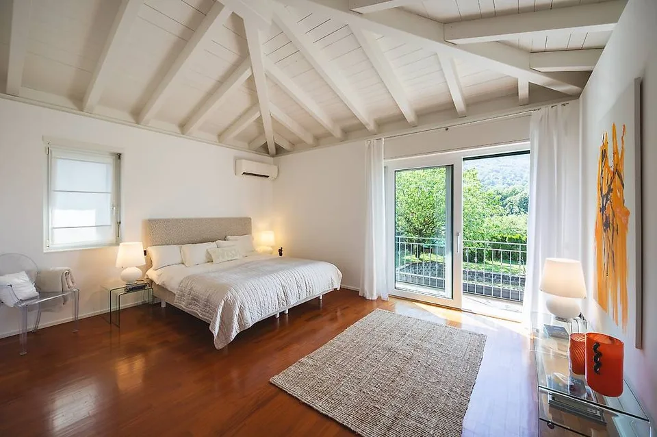 Wir verkaufen in Cadro eine elegante Villa mit Pool – Foto 11 von 13
