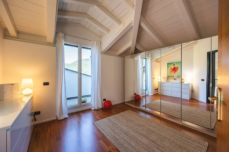 Wir verkaufen in Cadro eine elegante Villa mit Pool – Foto 7 von 13