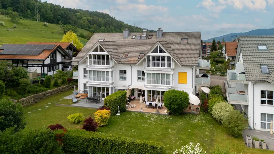 4 1/2 Zimmer- Wohnung im ersten Geschoss