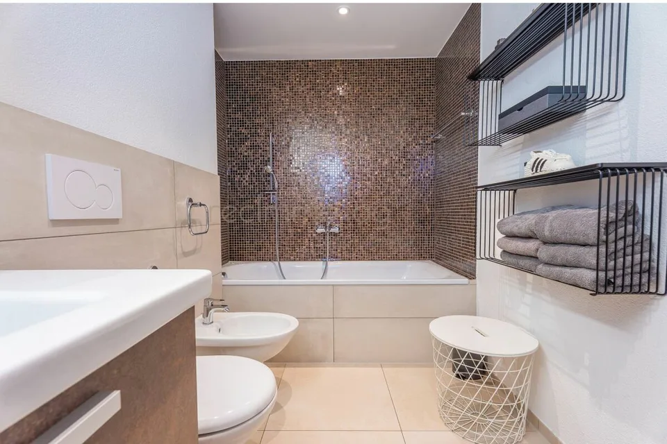 Casa unifamiliare moderna di 5,5 locali con standard Minergie-P in una posizione tranquilla a Coblenza – foto 11 di 17