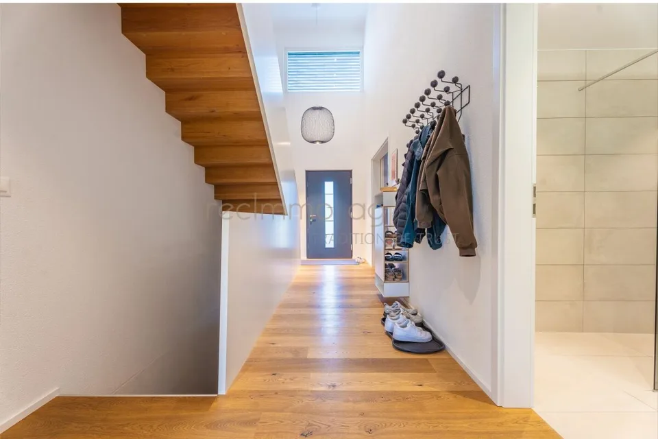Casa unifamiliare moderna di 5,5 locali con standard Minergie-P in una posizione tranquilla a Coblenza – foto 13 di 17